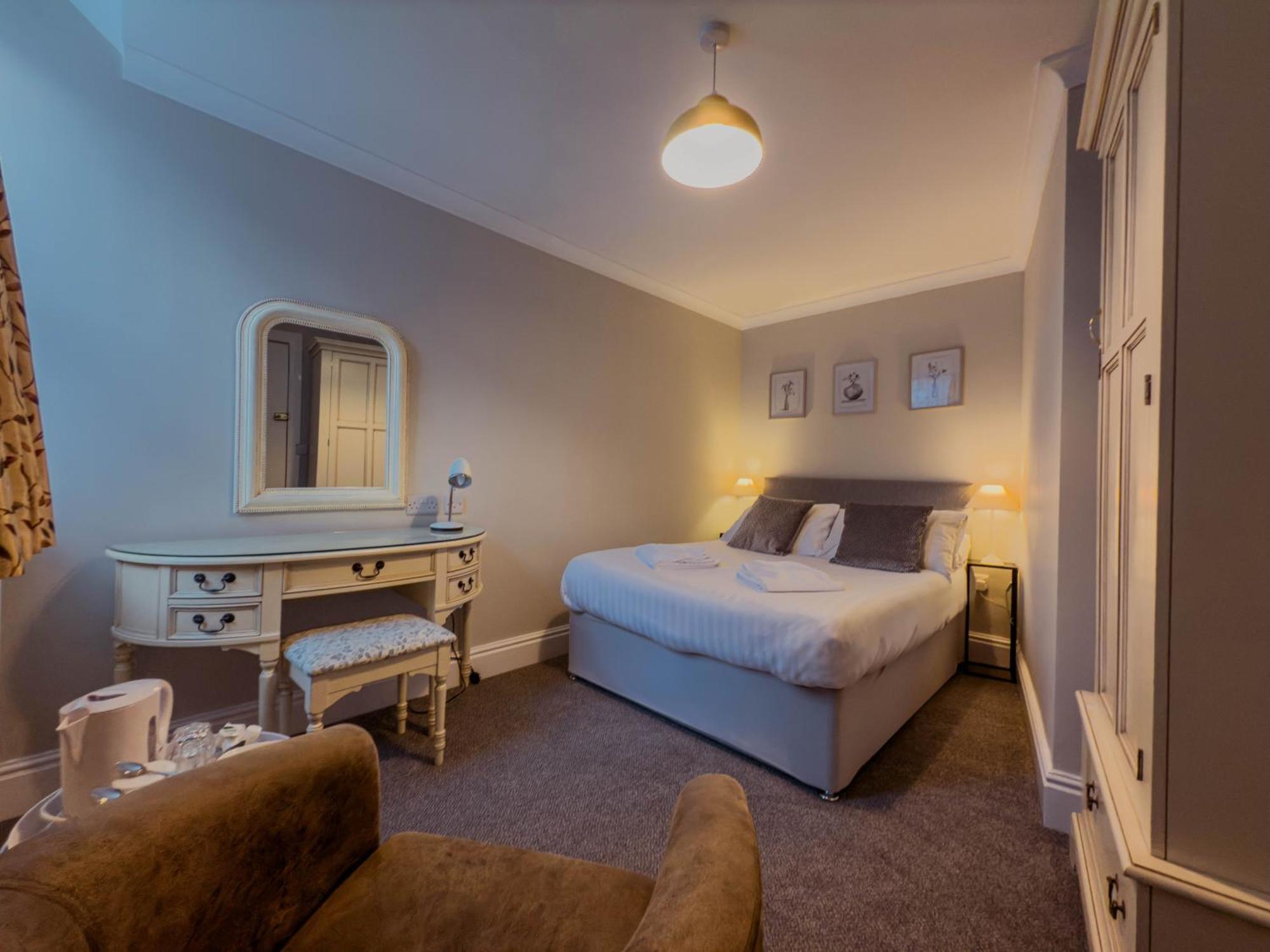 Newport Quay Bed & Breakfast Bagian luar foto