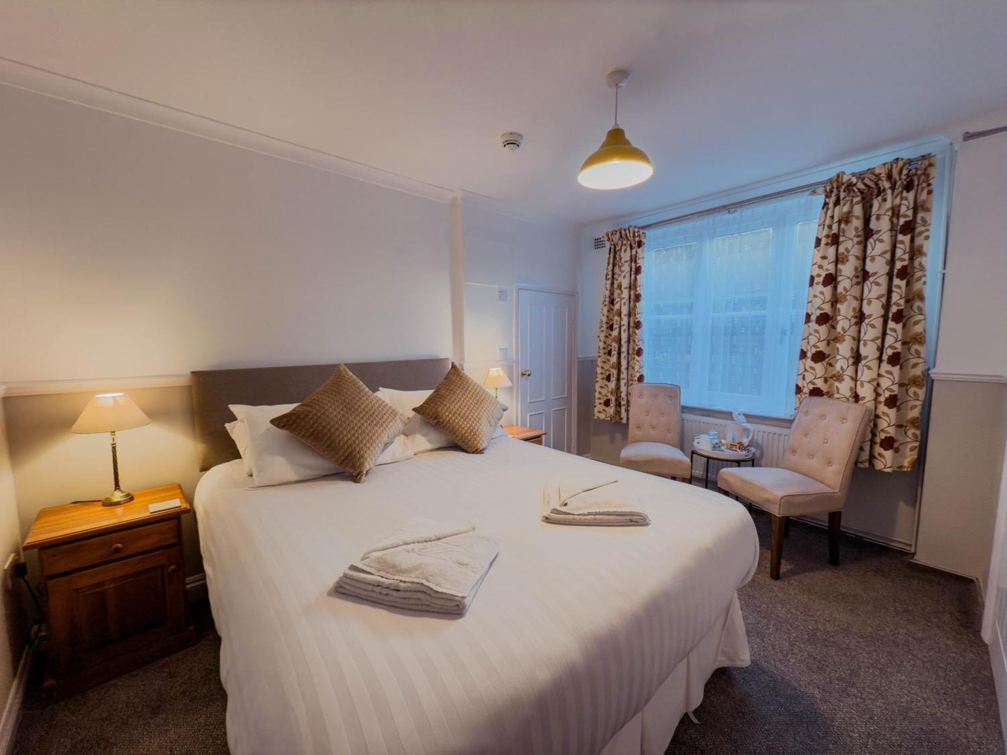 Newport Quay Bed & Breakfast Bagian luar foto