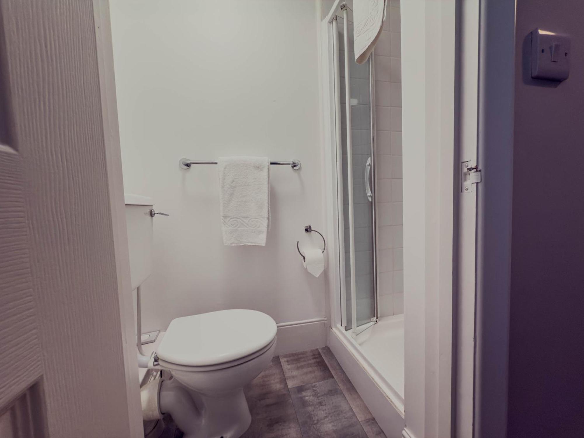 Newport Quay Bed & Breakfast Bagian luar foto