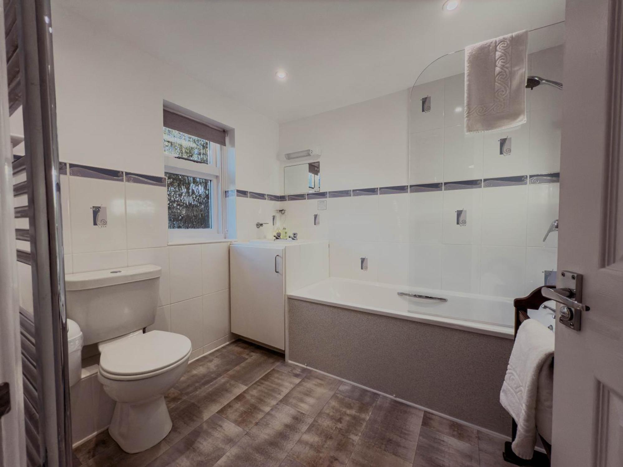 Newport Quay Bed & Breakfast Bagian luar foto