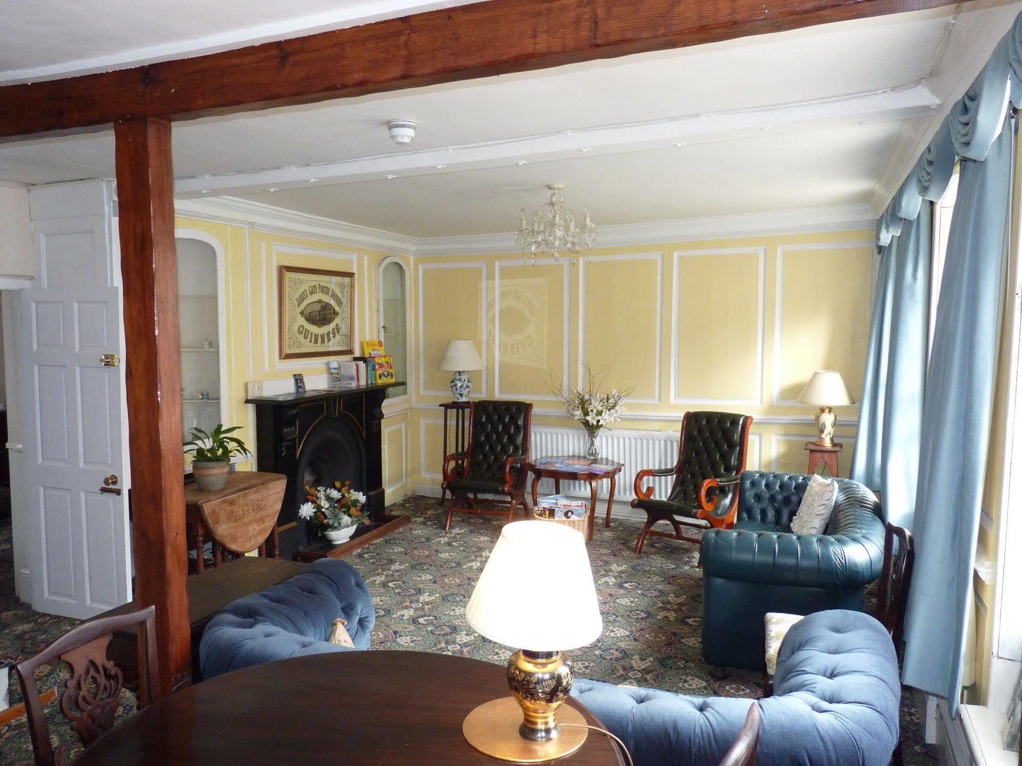 Newport Quay Bed & Breakfast Bagian luar foto
